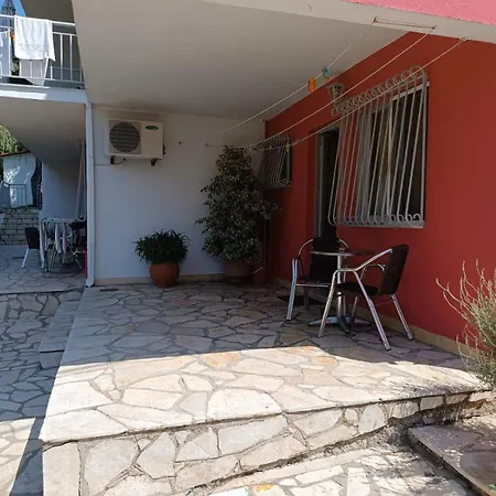 Apartment Skevoulis *