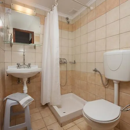 Skevoulis Бенитсес